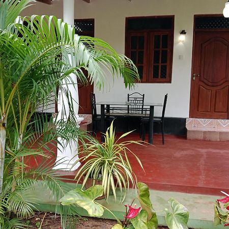 Chanaka Holiday Inn Sigiriya Ngoại thất bức ảnh