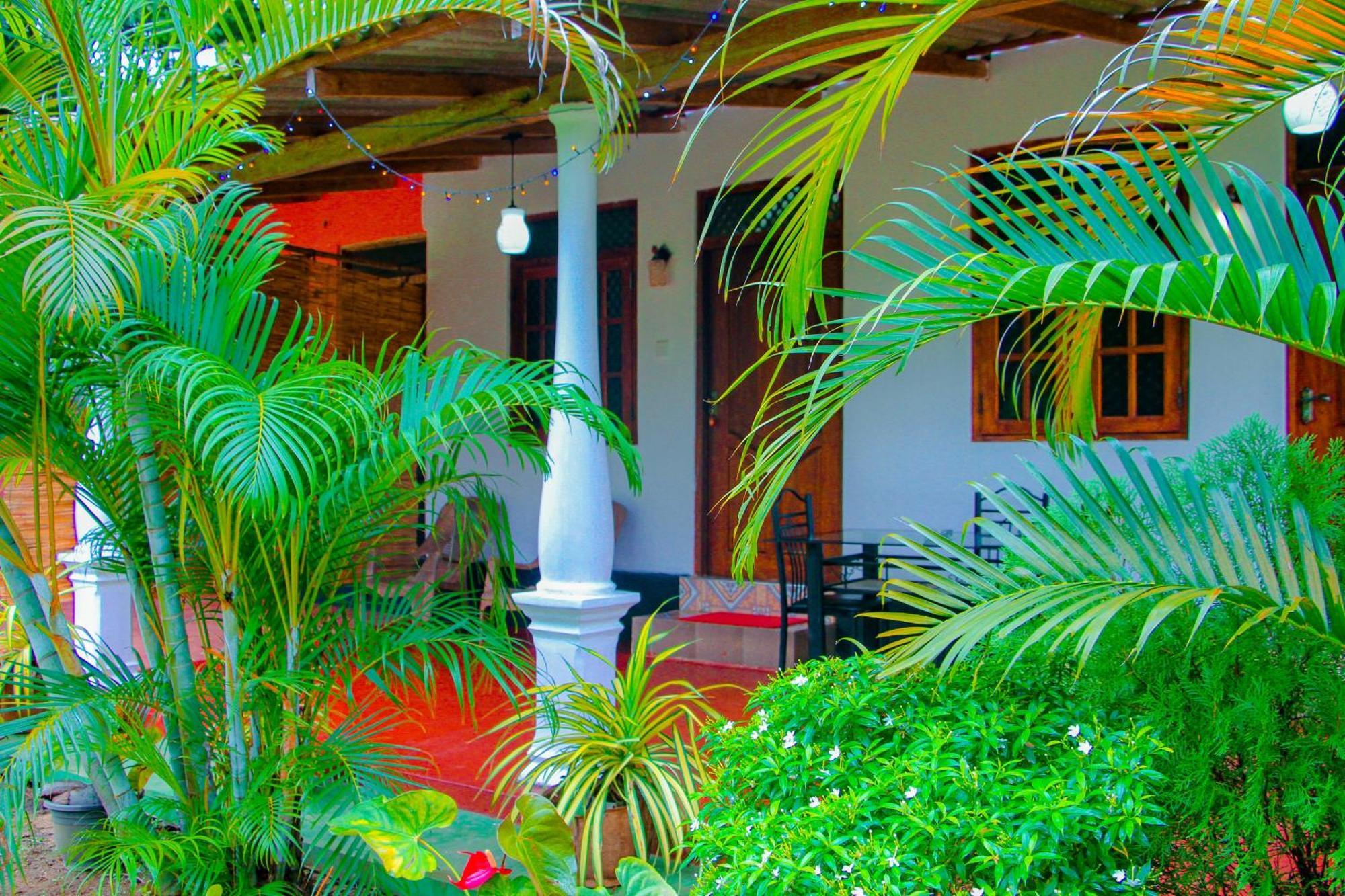 Chanaka Holiday Inn Sigiriya Ngoại thất bức ảnh