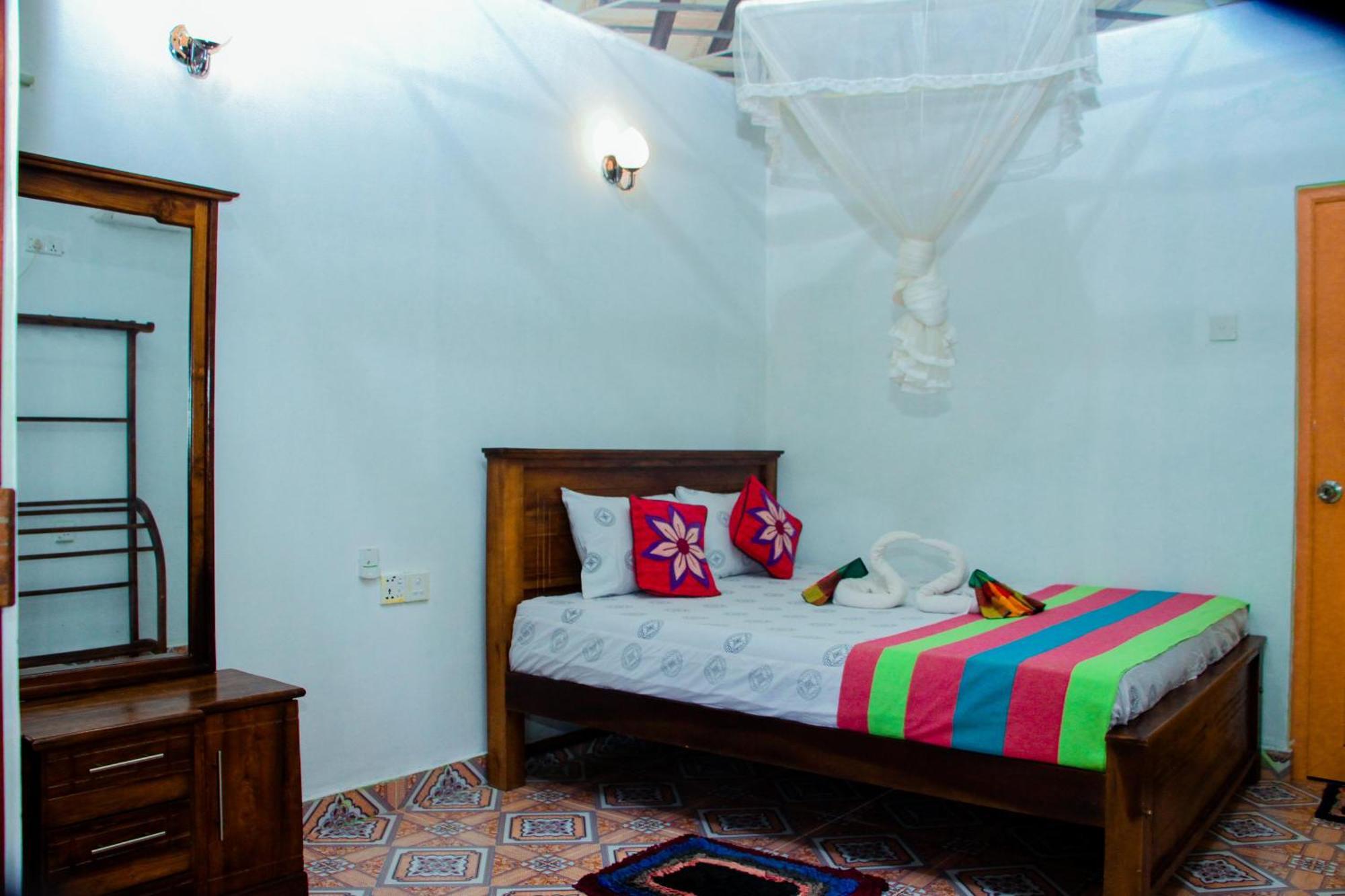 Chanaka Holiday Inn Sigiriya Ngoại thất bức ảnh