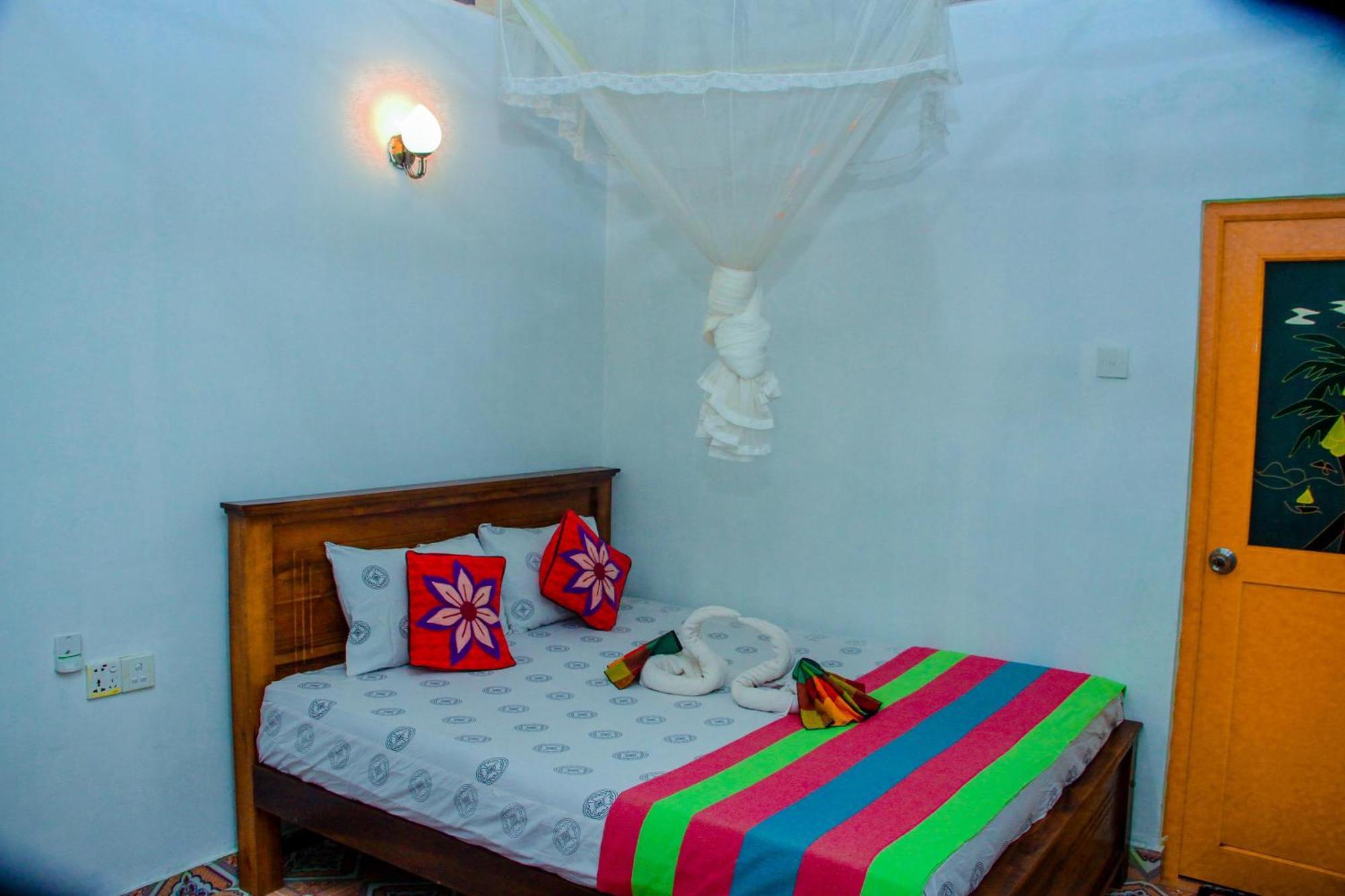 Chanaka Holiday Inn Sigiriya Ngoại thất bức ảnh