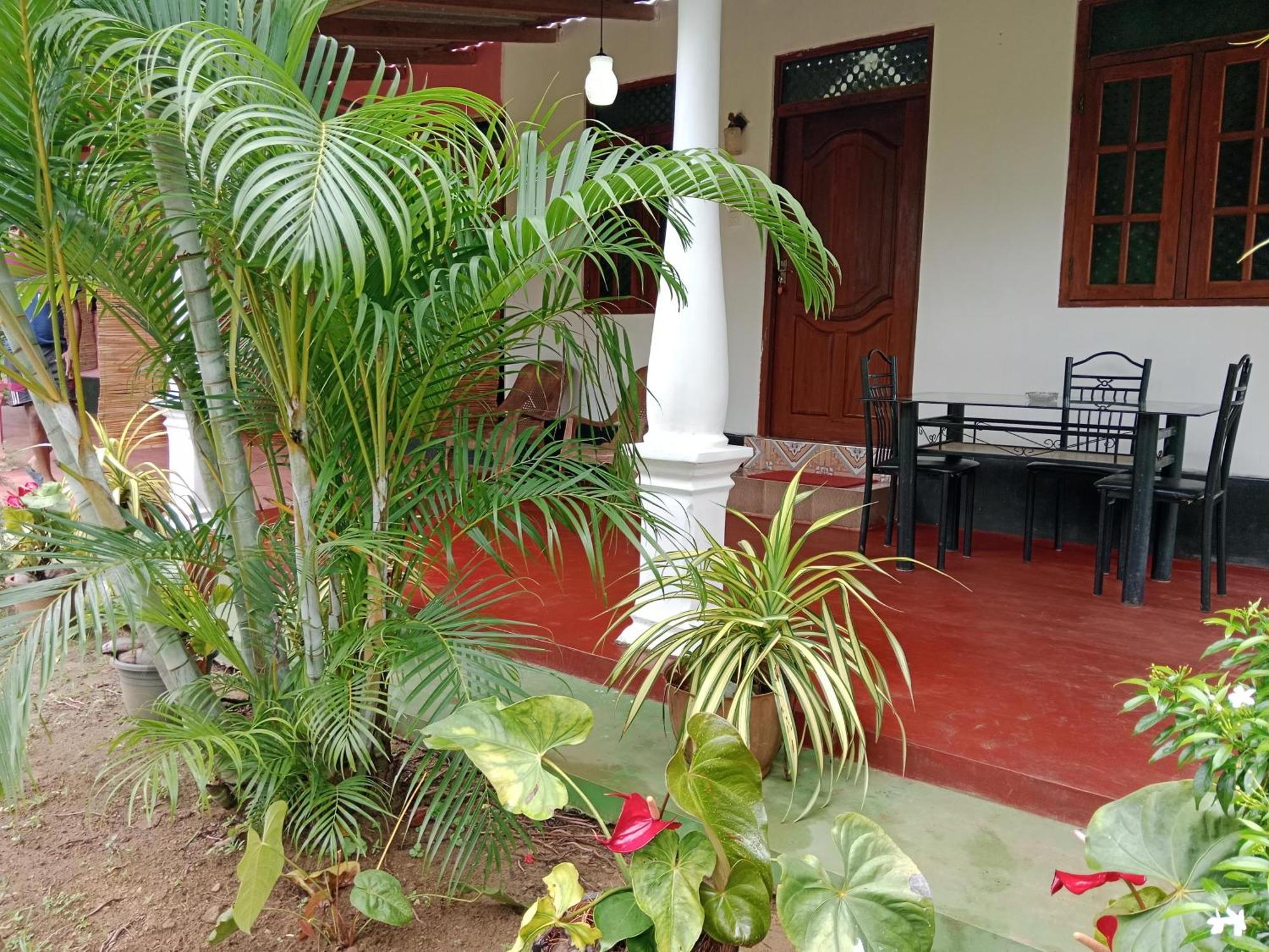 Chanaka Holiday Inn Sigiriya Ngoại thất bức ảnh